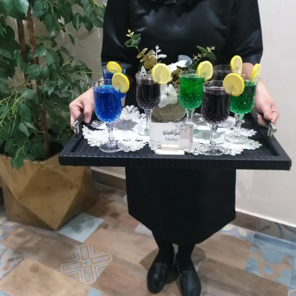 خدمة ضيافة نسائي شاي وقهوة للمناسبات والأعراس