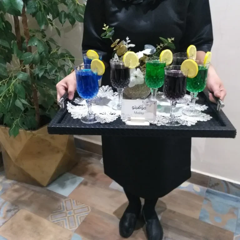 خدمة ضيافة نسائي شاي وقهوة للمناسبات والأعراس